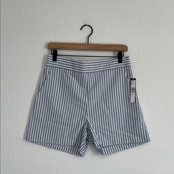 Tahari Pants - NWT Tahari Cotton Blue Striped Shorts